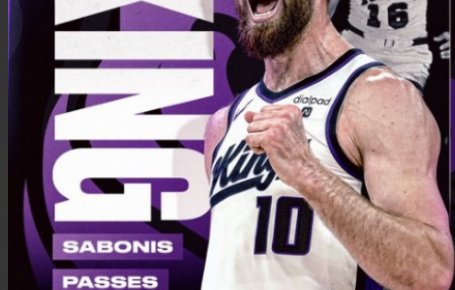 “Sabonis Shines as Kings Triumph Over Bucks: Setting Records and Playoff Ambitions Aflame”